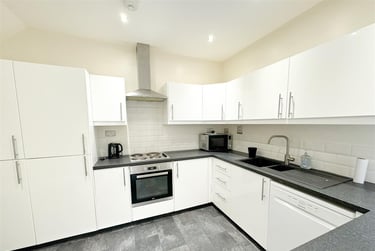 6 bed house, Holly Avenue, Jesmond, Newcastle, NE22QB - Image 1
